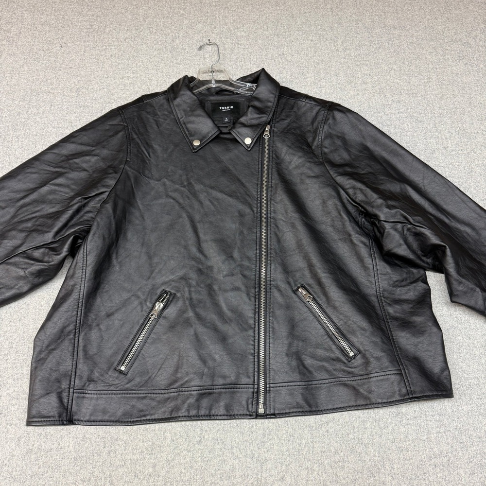 Torrid Moto Jacket Size 6 Black Faux Leather Asymmetrical Zip Biker Plus Size